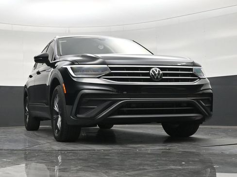 Used 2023 Volkswagen Tiguan SE FWD image 25