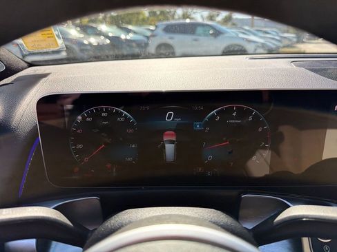 Used 2020 Mercedes-Benz GLB 250 GLB 250 image 21