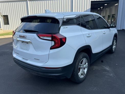 Used 2024 GMC Terrain SLE AWD/4WD image 5