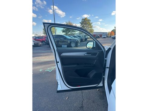 Used 2020 Volkswagen Atlas Cross Sport S image 6