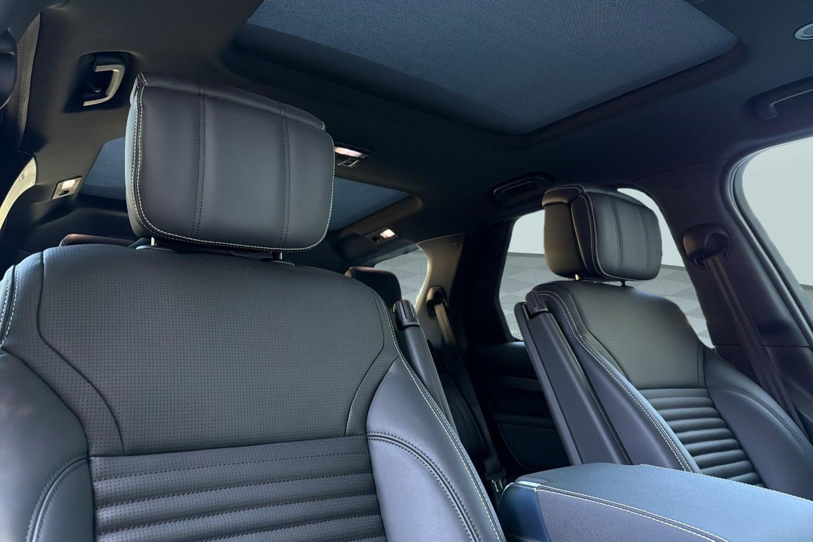 New 2026 Land Rover Discovery Dynamic SE AWD/4WD image 26