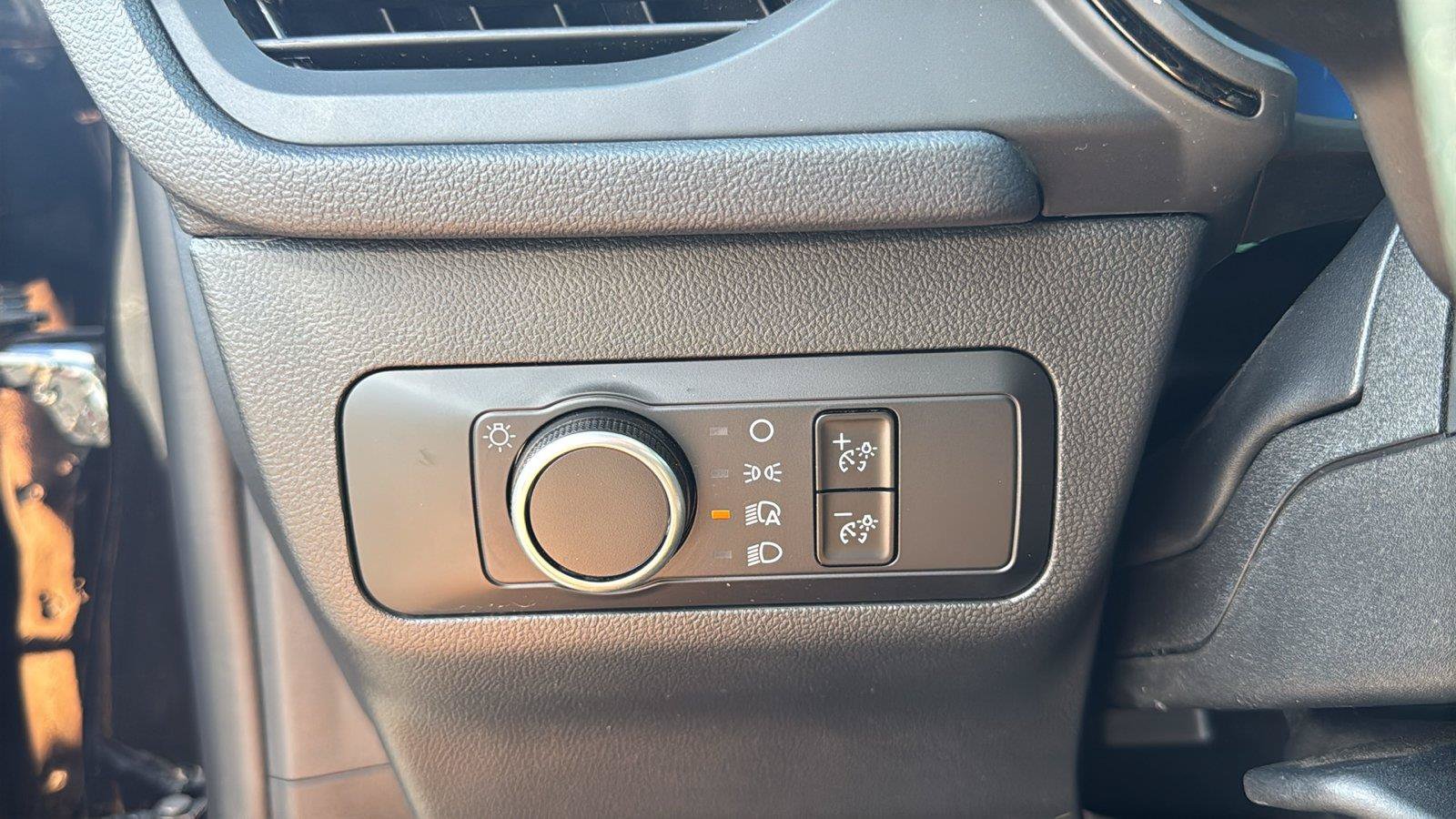 Used 2025 Ford Escape ST-Line FWD image 9