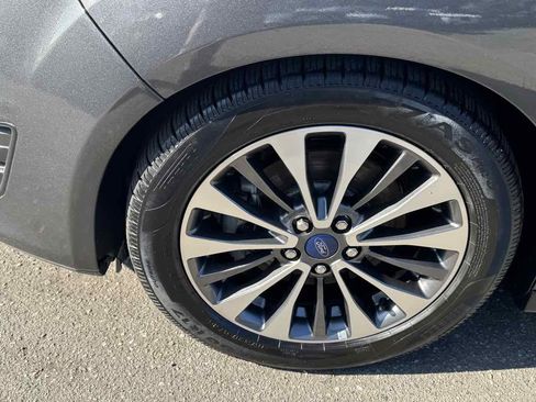 Used 2017 Ford C-MAX Energi Titanium image 4