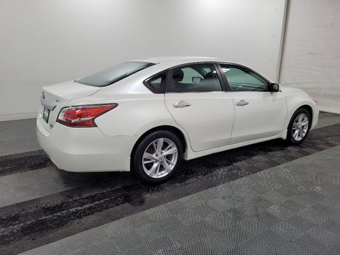 Used 2014 Nissan Altima 2.5 SV image 10