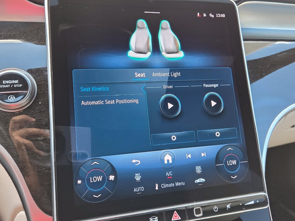Used 2025 Mercedes-Benz GLC 300 image 24