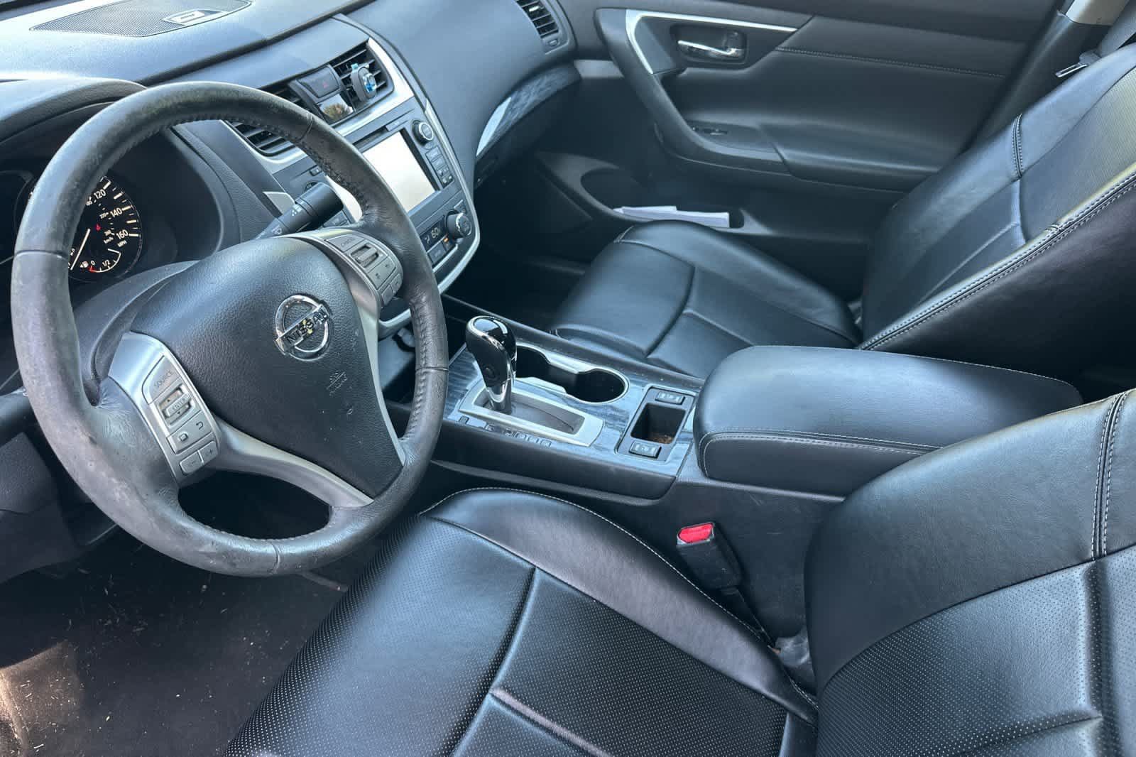Used 2016 Nissan Altima 2.5 SL w/ 2.5 Technology w/LED Package FWD image 14