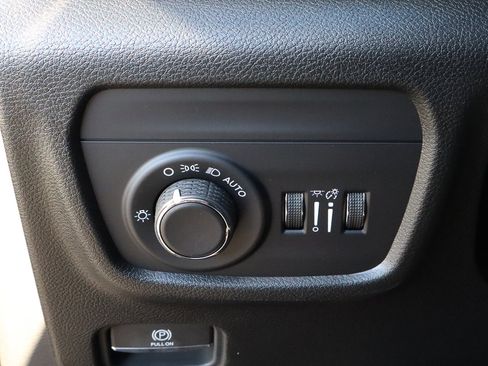 New 2025 Jeep Grand Cherokee L Altitude image 10