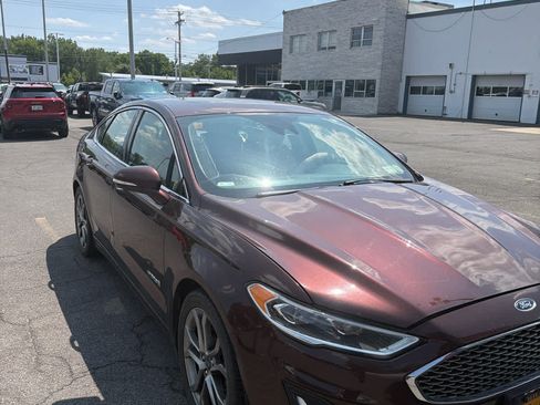 Used 2019 Ford Fusion Titanium FWD image 6