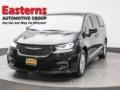 Used 2023 Chrysler Pacifica Touring-L