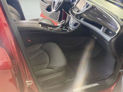 Used 2019 Buick Envision Essence AWD/4WD image 28