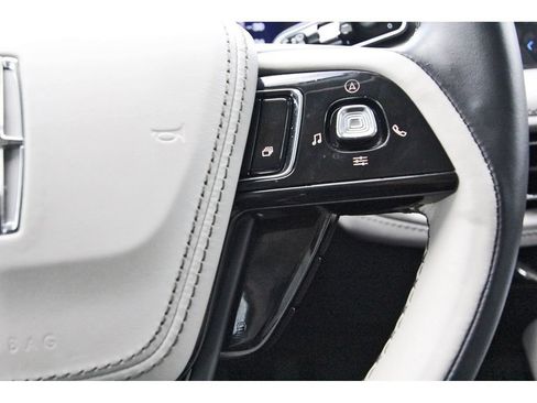 Used 2025 Lincoln Aviator 2WD image 20