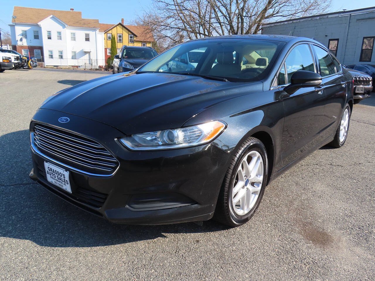 Used 2015 Ford Fusion SE FWD image 1