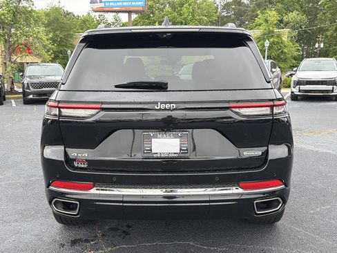 Used 2023 Jeep Grand Cherokee Overland w/ Luxury Tech Group IV AWD/4WD image 5