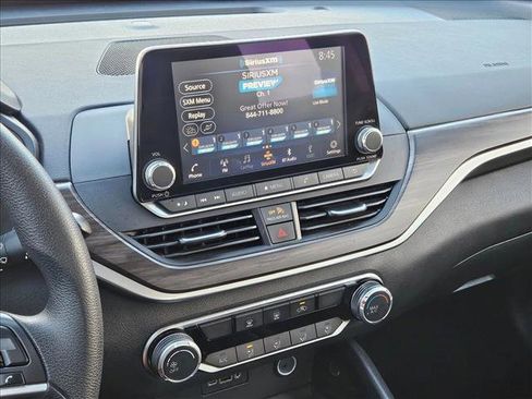 Used 2024 Nissan Altima 2.5 SV image 14