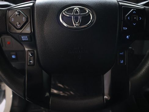 Used 2022 Toyota Tacoma SR image 18