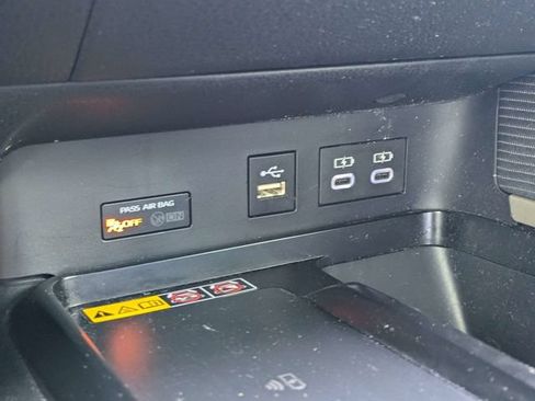 Used 2025 Toyota Camry SE w/ Convenience Package FWD image 28