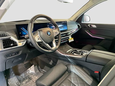 Used 2026 BMW X7 xDrive40i AWD/4WD image 9