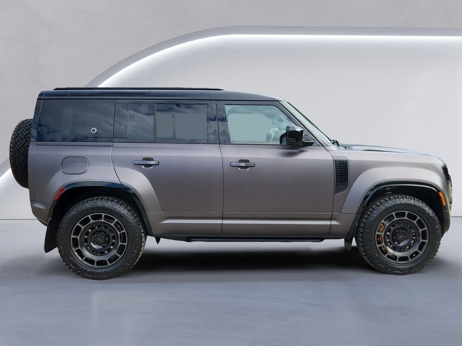 New 2026 Land Rover Defender 110 AWD/4WD image 6