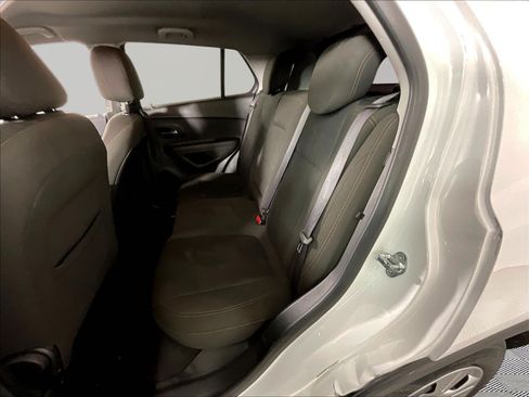Used 2019 Chevrolet Trax LS FWD image 21