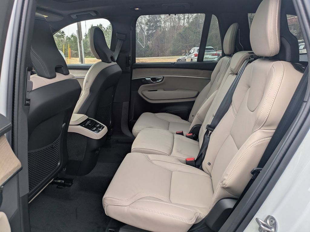 Certified 2026 Volvo XC90 B6 Ultra AWD/4WD image 16