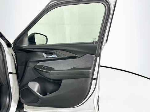 Used 2023 Chevrolet TrailBlazer LS FWD image 31