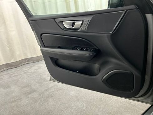 Used 2025 Volvo S60 B5 Core FWD image 14