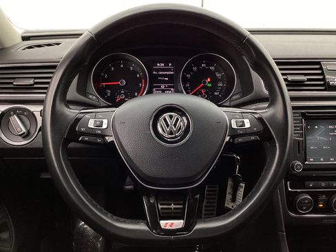 Used 2018 Volkswagen Passat 2.0T R-Line FWD image 31