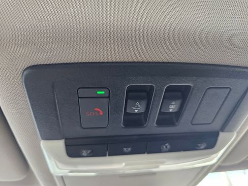 Used 2023 Nissan Rogue Platinum image 30