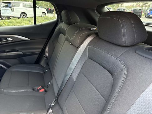 New 2026 Chevrolet Equinox EV LT image 11