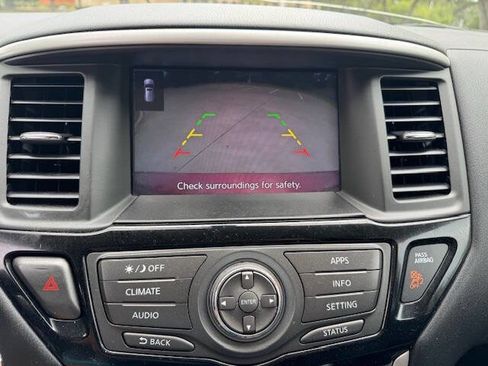 Used 2018 Nissan Pathfinder SV image 51