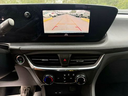 Used 2025 Buick Encore GX Preferred image 6