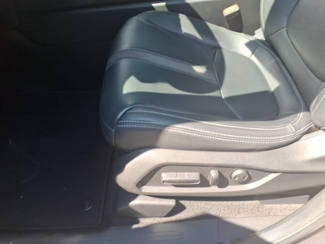 Used 2025 Honda Pilot Touring image 15