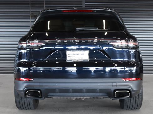 Certified 2023 Porsche Cayenne image 9