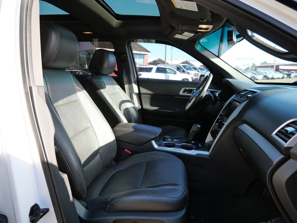 Used 2015 Ford Explorer Sport w/ Equipment Group 401A AWD/4WD image 12