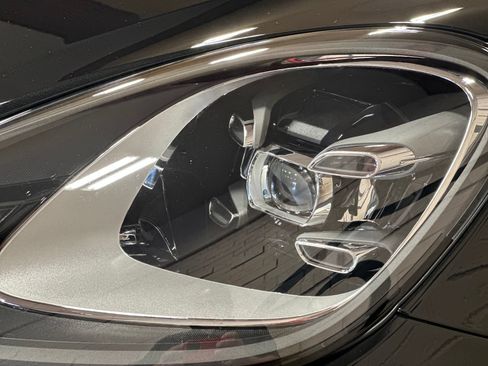 Used 2023 Porsche Cayenne Platinum Edition AWD/4WD image 23