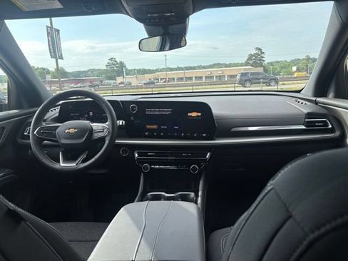 New 2026 Chevrolet Traverse LT w/ LPO, Floor Liner Package FWD image 11