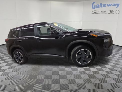 Used 2024 Nissan Rogue SV AWD/4WD image 1