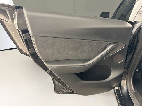 Used 2023 Tesla Model Y Performance image 26