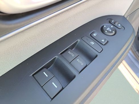 Used 2019 Honda CR-V EX image 14