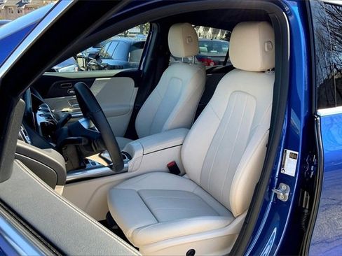 Used 2025 Mercedes-Benz GLA 250 4MATIC image 6
