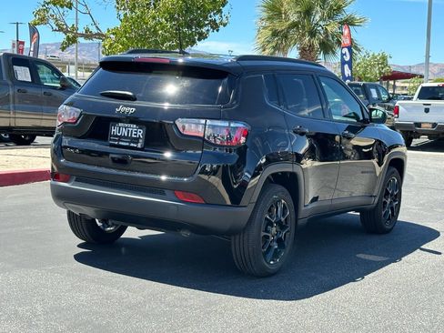 New 2026 Jeep Compass Latitude AWD/4WD image 7