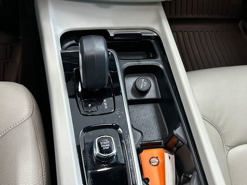 Certified 2023 Volvo XC60 B5 Plus w/ Climate Package image 17