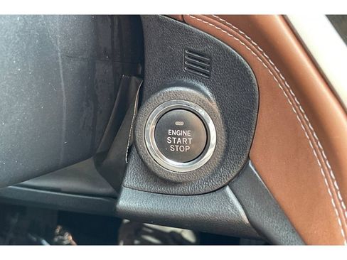 Used 2022 Subaru Outback Touring w/ Popular Package #2 image 32