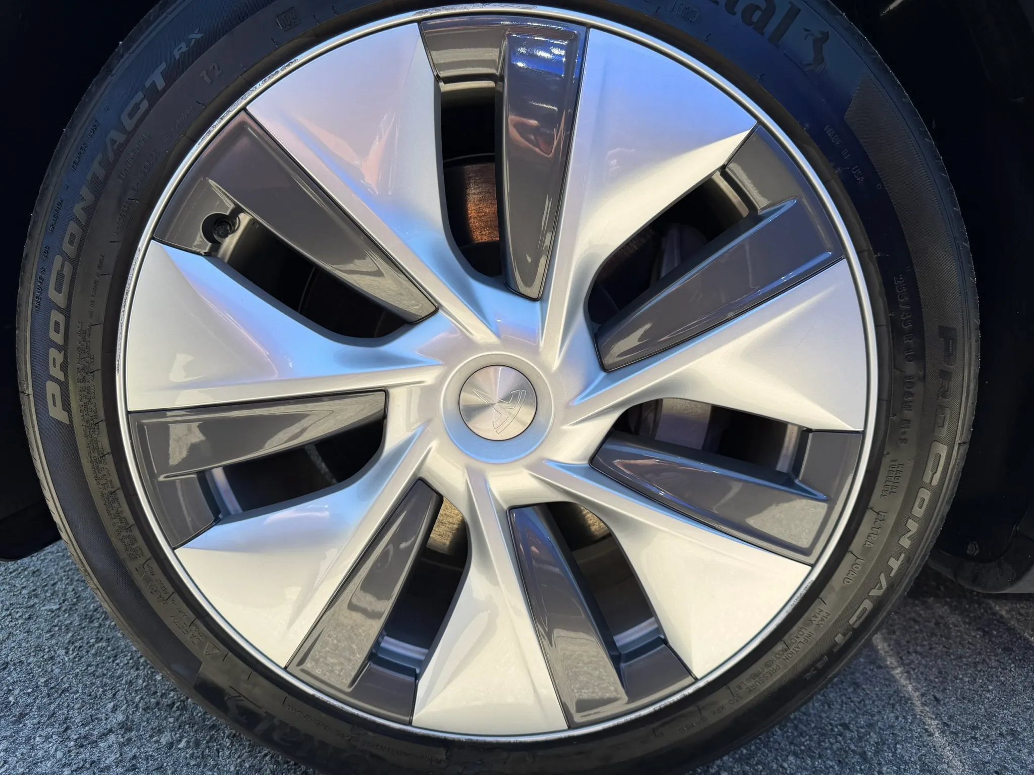 Used 2023 Tesla Model Y Long Range AWD/4WD image 28