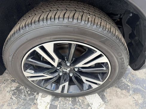 Used 2024 Mitsubishi Eclipse Cross SEL AWD/4WD image 10