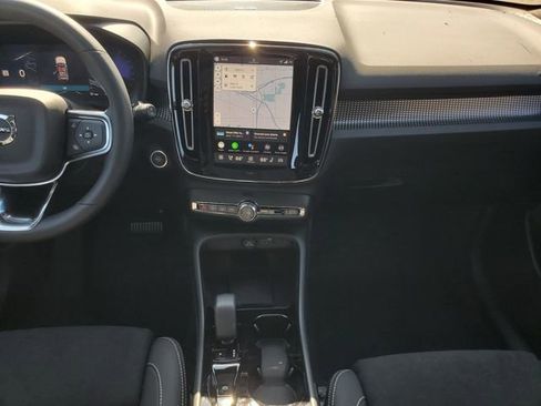 New 2026 Volvo XC40 B5 Ultra w/ Protection Package Premier image 31