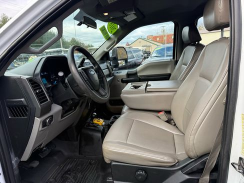 Used 2018 Ford F550 4x4 Crew Cab Super Duty image 32