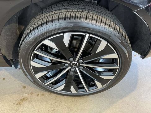 Used 2026 Volvo XC60 T8 Ultra w/ Protection Package Premier AWD/4WD image 12