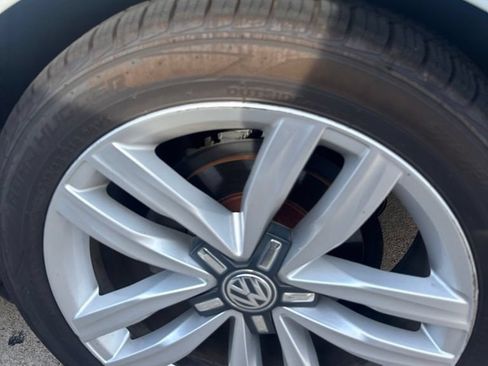 Used 2017 Volkswagen Passat 1.8T SE FWD image 13