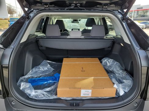 Used 2025 Toyota RAV4 XLE image 9